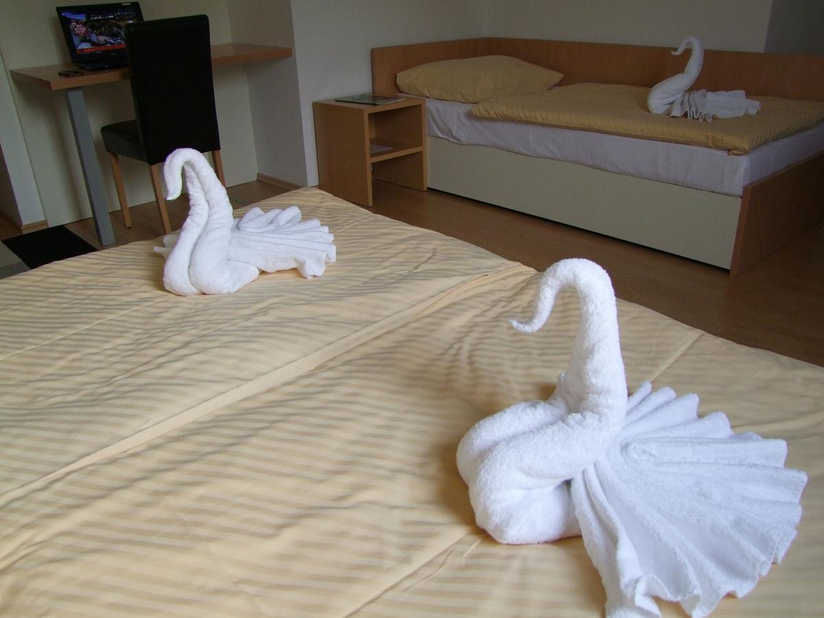 Hotel Galaksija Trebnje Eksteriør billede